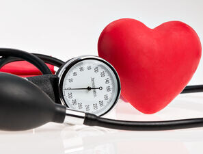 Bild zu Zielwerte in der Diskussion - Ist 130/80 mmHg das „neue“ 140/90 mmHg?“