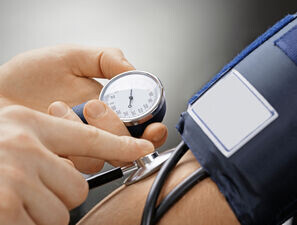 Bild zu #entdeckergesucht - Neue KfH-Patientenbroschüre zu Bluthochdruck und Niere