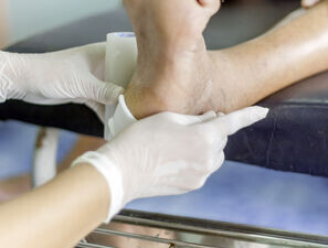 Bild zu Risikofaktor  - Luftverschmutzung kann Polyneuropathie auslösen