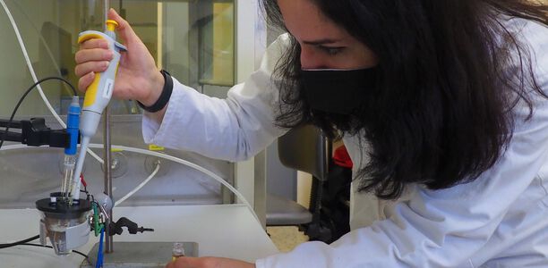 Bild zu Forschung - Messung der Glukosekonzentration im Blut ohne Enzyme