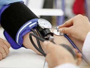 Bild zu Hypertonie - Behandlung entspricht selten den Leitlinien-Standards