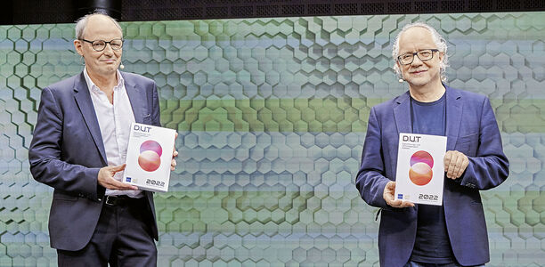 Bild zu Digitalisierung - Aufbruch unter der Lupe