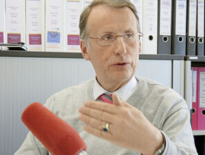 Bild zu Interview - Interview mit Professor Dirk Müller-Wieland