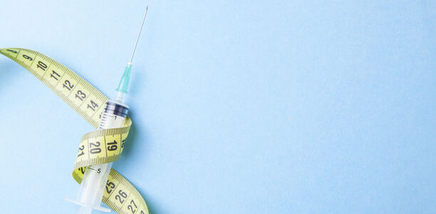 Bild zu Schwerpunkt Adipositas - Mit Abnehmspritzen gegen Alzheimer-Demenz?