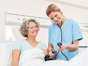 Bild zu Rentenversicherung - Mehr diabetologisches Fachpersonal in Reha-Kliniken der DRV