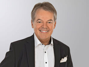 Bild zu Würdigung - Prof. Thomas Haak verabschiedet sich in den Ruhestand