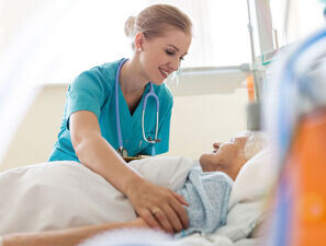 Bild zu Krankenhausreform - DDG fordert verbindliche Mindeststandards