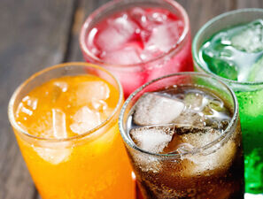 Bild zu Neue Studie - Zuckerhaltige Getränke wirken auf  Psyche über Darmmikrobiom